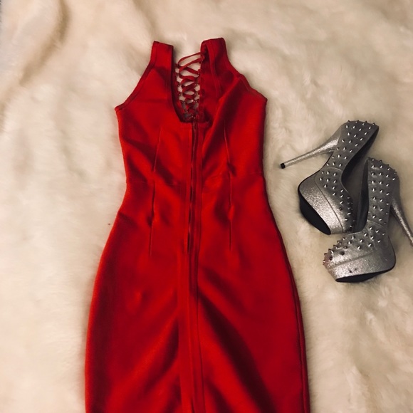 Red dress - Picture 2 of 3